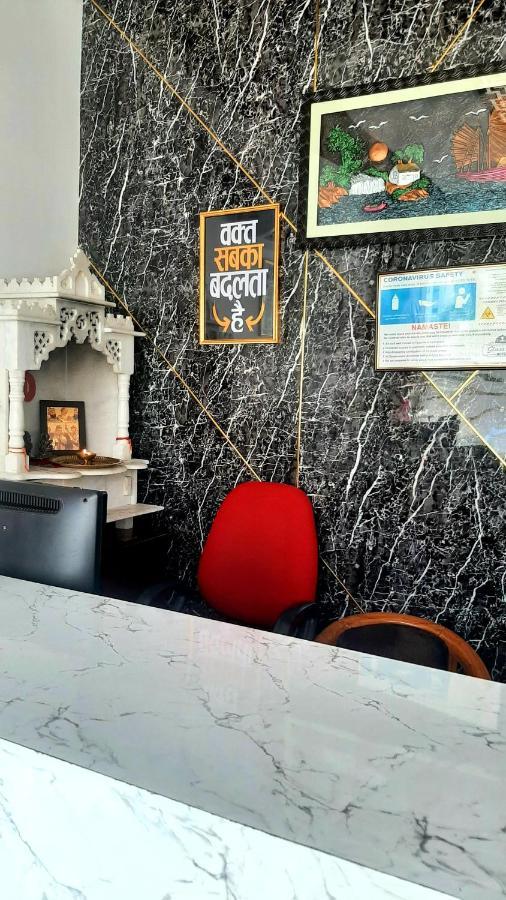 Hotel Hollywood Zirakpur Kültér fotó