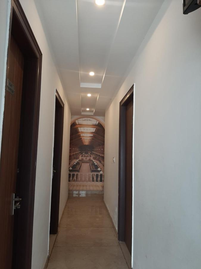 Hotel Hollywood Zirakpur Kültér fotó