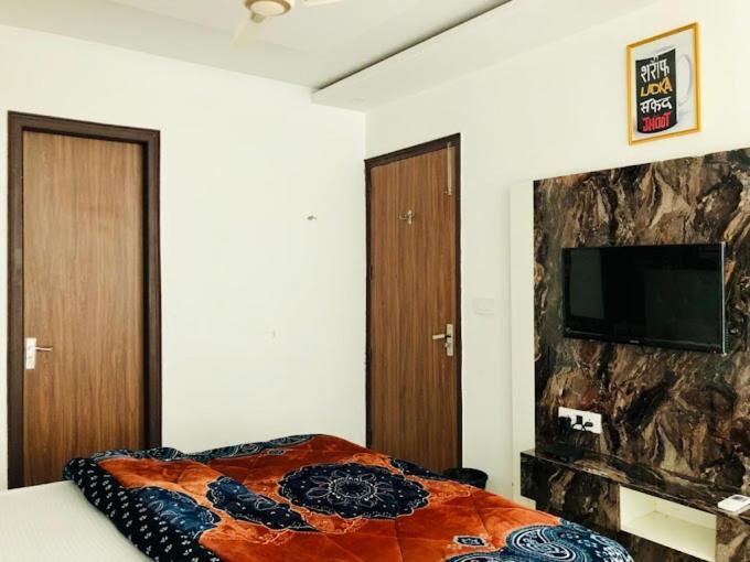 Hotel Hollywood Zirakpur Kültér fotó